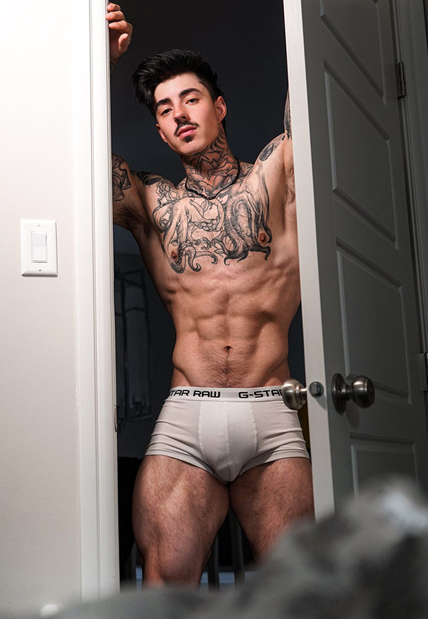 Jake Andrich แจกวาร์ปหนุ่มรอยสักทรงอย่างแบด แซ่บจนต้องร้องขอชีวิต