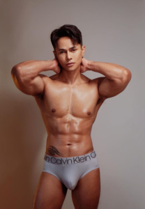 bae-model Bae Maquilleur model