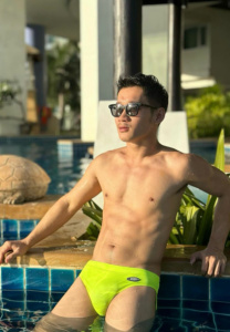 Alex-glasses Alex Narak