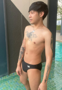 ยีนส์ พิพัฒน์